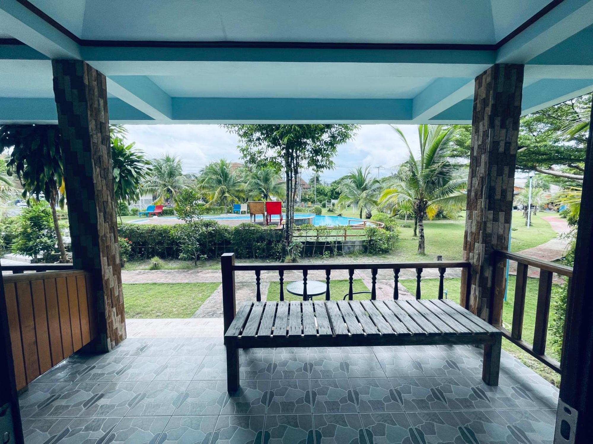 Markhouse Bungalow Ko Kut Exterior photo