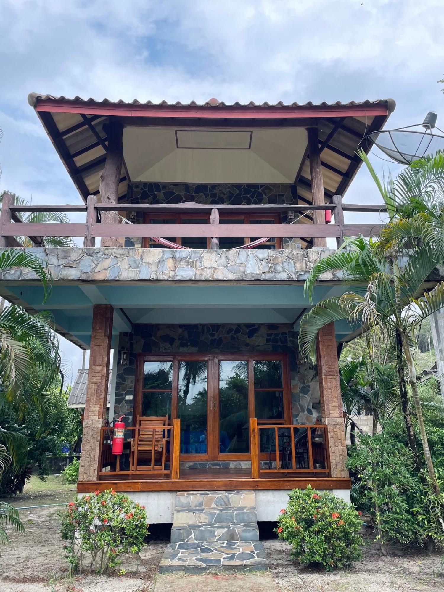 Markhouse Bungalow Ko Kut Exterior photo